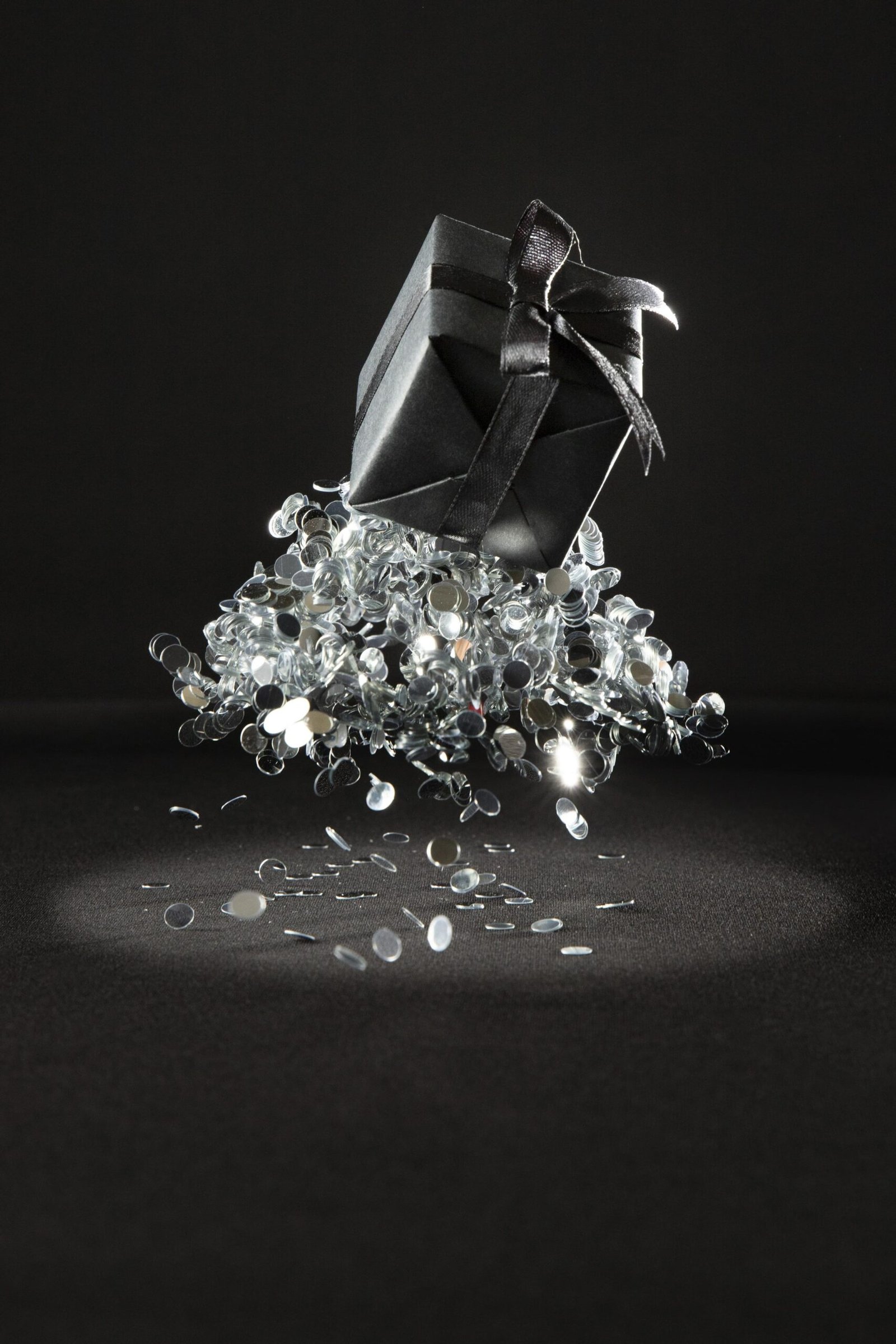 Paquet cadeau luxueux orné de diamants chez Platinum Private Delivery